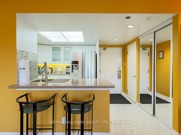 4th image of 6 Humberline Dr #218