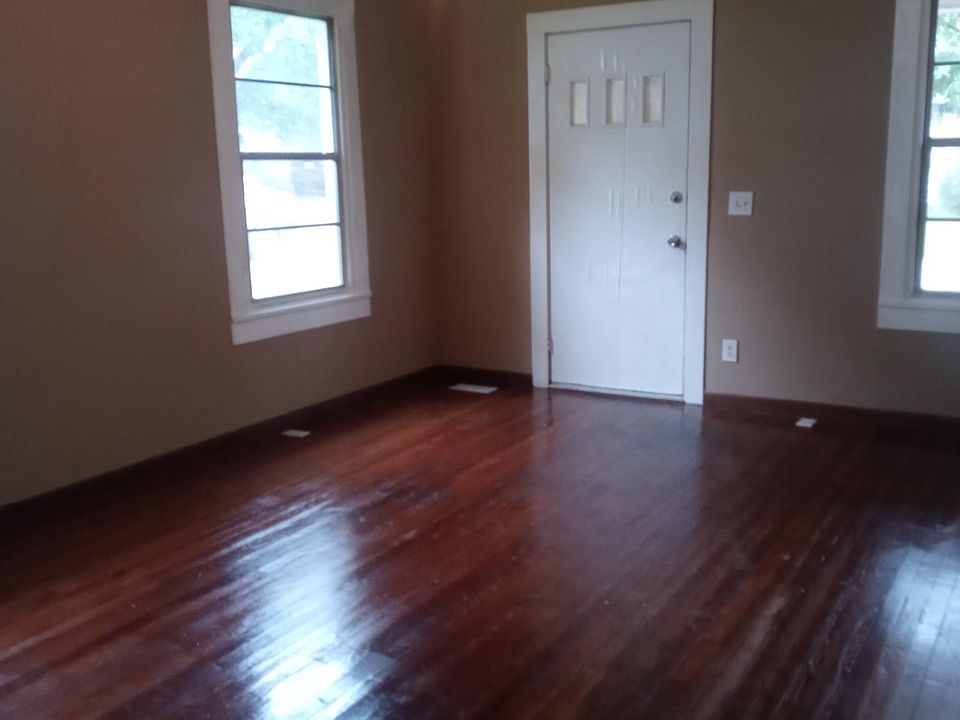 1st image of 216 Park St