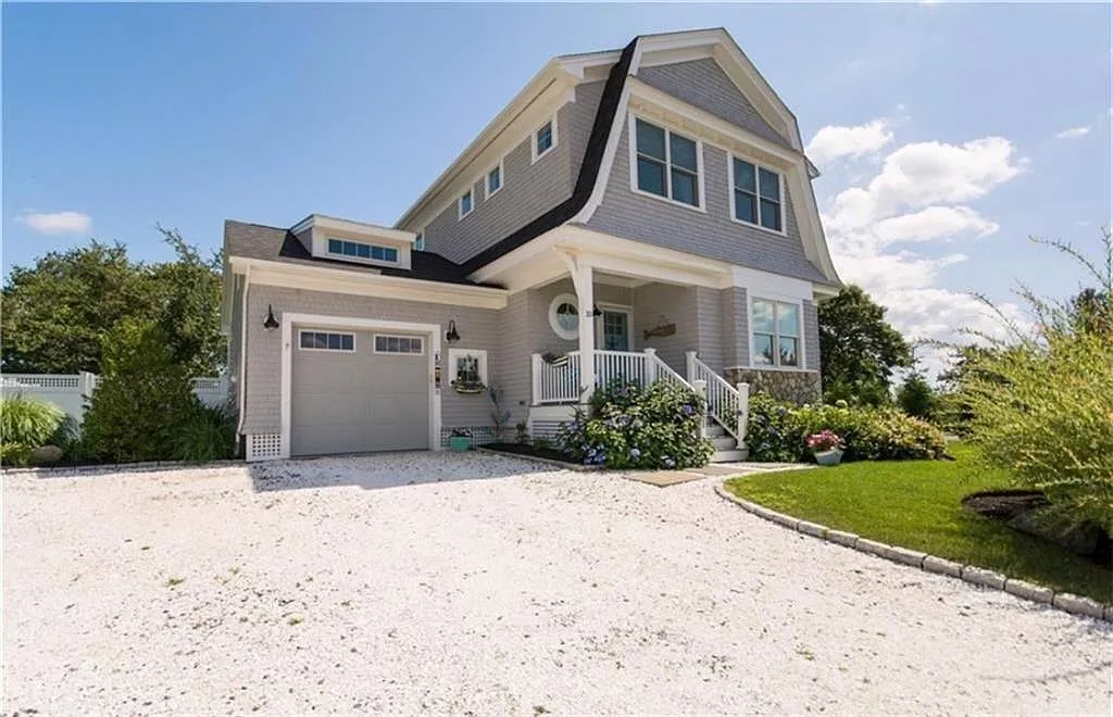 3 bed, 2.5 bath, 2082 sqft, $4,200 — Photo 2