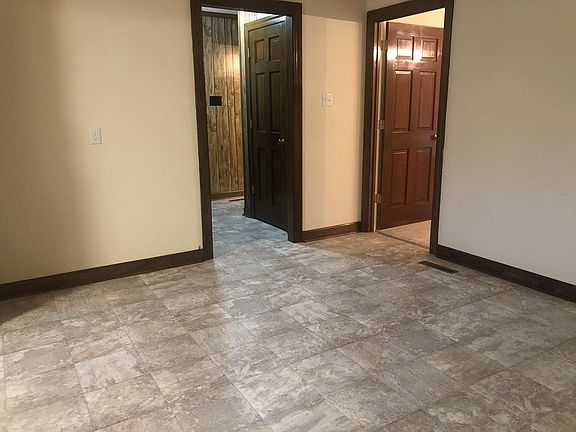 4th image of 1403 S Harding Dr