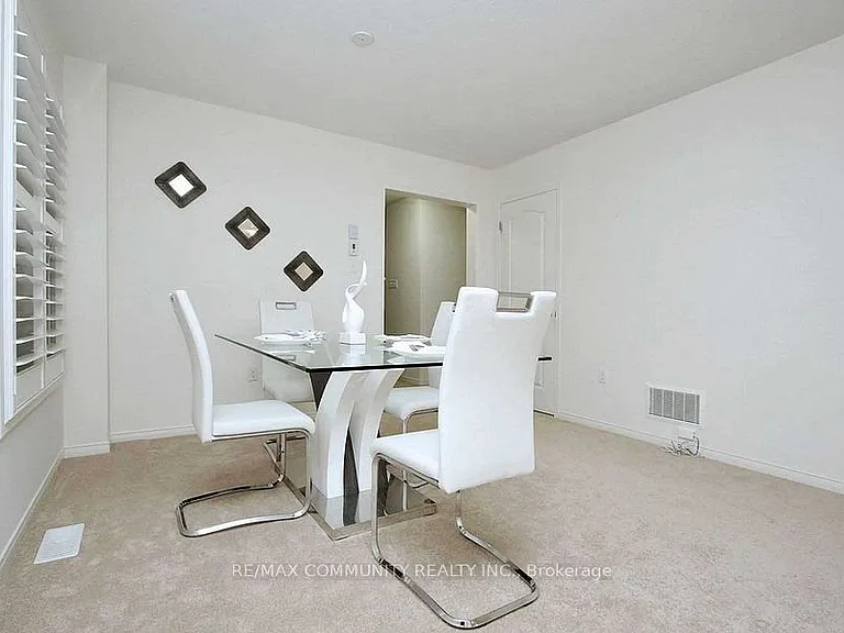 223 Windfields Farm Dr W — Photo 3