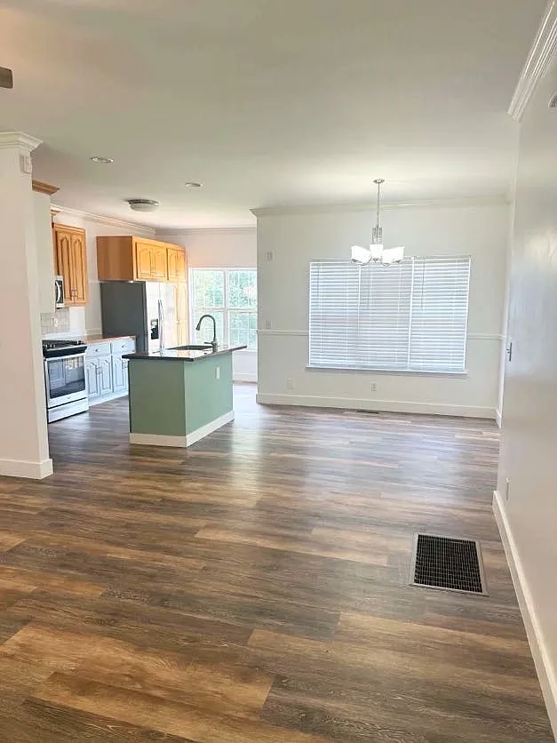 4 bed, 3.5 bath, 2116 sqft, $2,200 — Photo 4