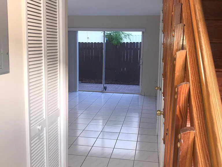 6570 SW 12th St #16570 — Photo 5
