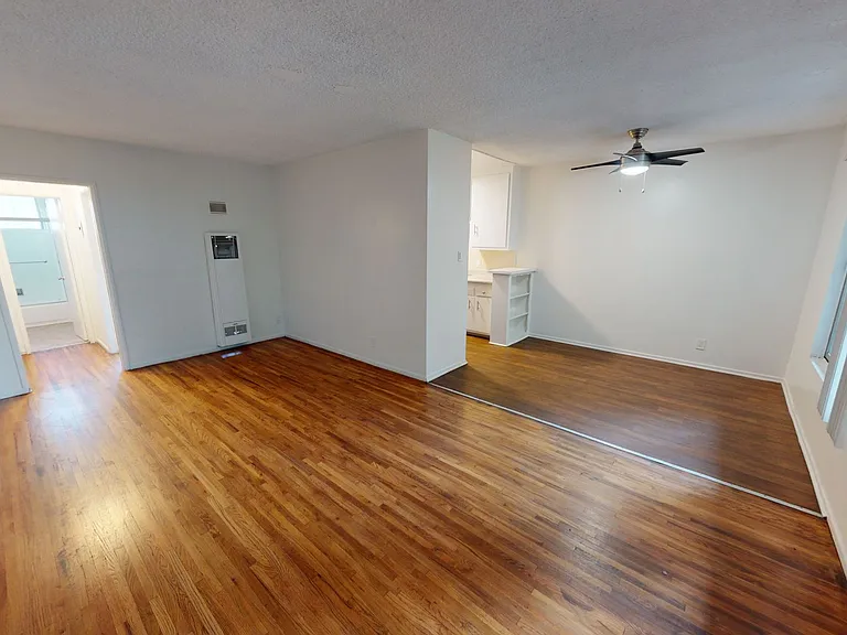 Amazing 2 bedroom & 1 bathroom unit - Los Angeles! — Photo 3