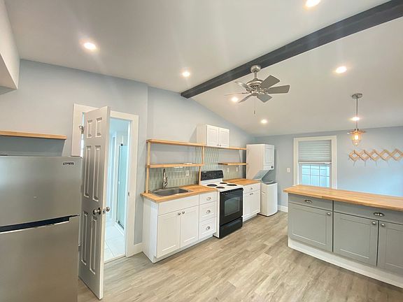 4th image of 28 Thorwald Ave