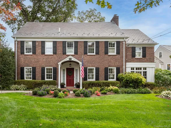 170 Manhasset Woods Road, Manhasset, NY 11030