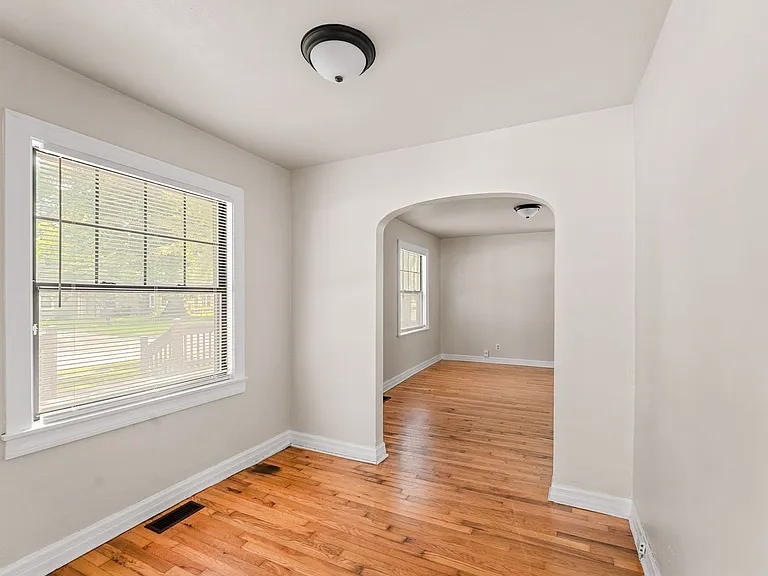 611 W Minota St — Photo 8