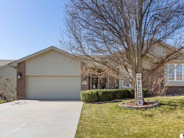 5117 Lakecrest Dr, Papillion, NE 68133