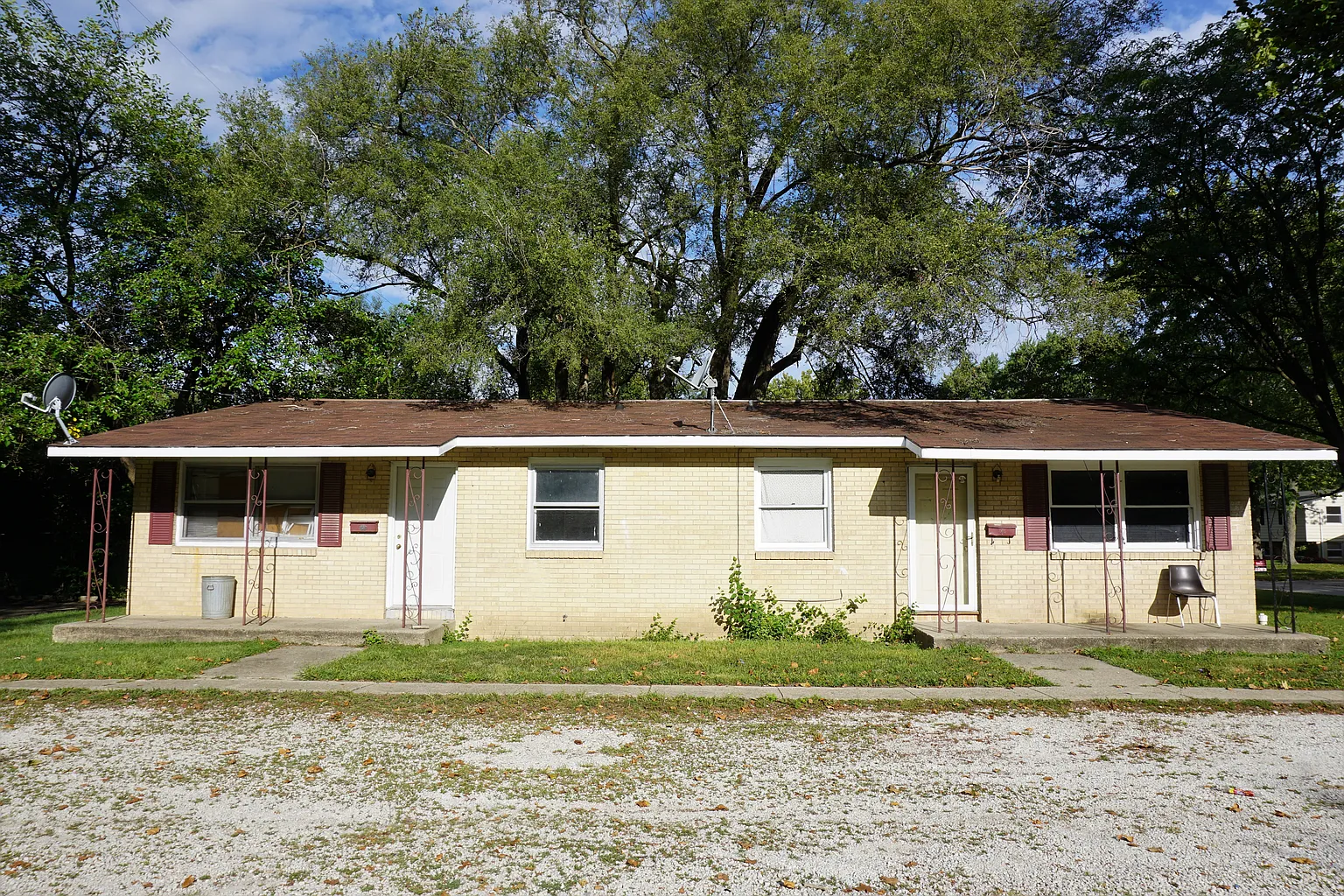 1215 Joanne Ln photo 1