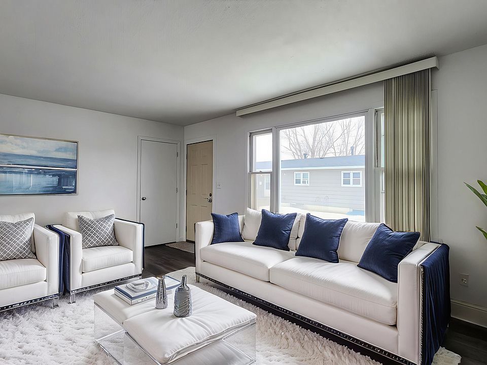 1st image of 525 7th Ave E #3