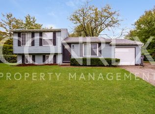 10335 E Starhaven Cir, Indianapolis, IN