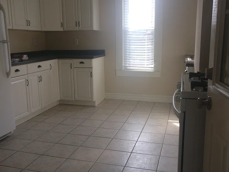 211 17th Ave NE #2 — Photo 5