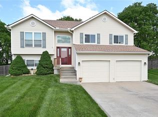 10614 NW 86th St, Kansas City, MO 64153