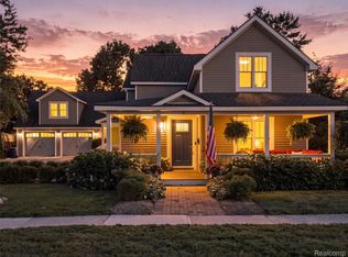 32 Park St, Oxford, MI 48371