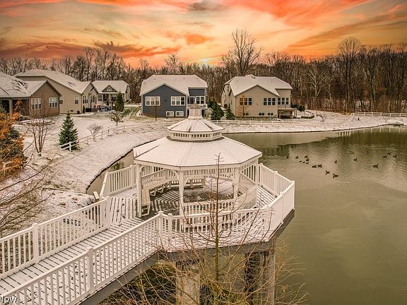 4th image of 214 Lake Meade Dr