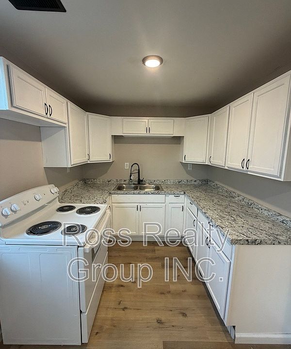 1st image of 1441 N Erie St #Top