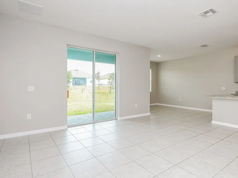 148 Roseville Dr — Photo 8