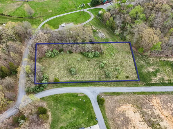 29 Castle Oak Rd, Pittsburg, IL 62974
