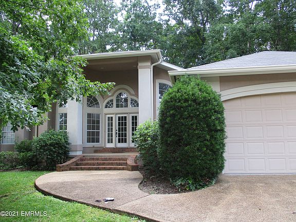 2nd image of 393 Longwood Dr
