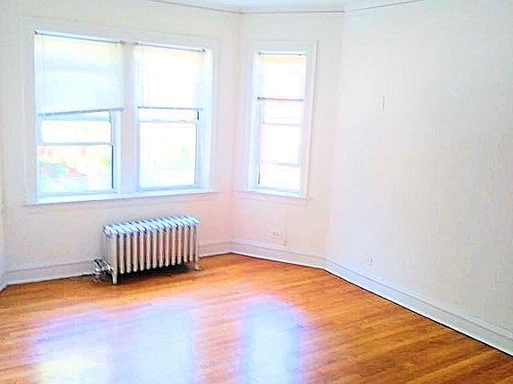 5th image of 6549 N Francisco Ave APT 2B