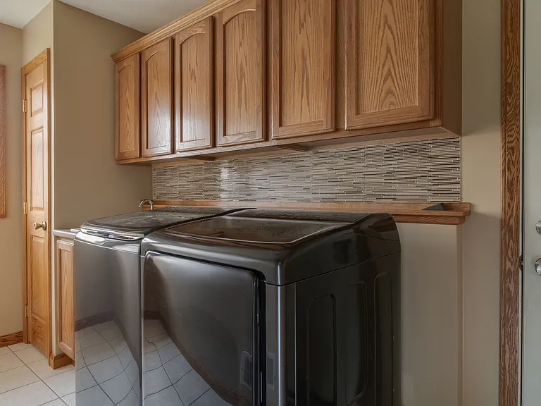 12912 Silver Spring Ln — Photo 34