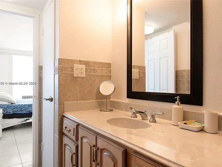 5555 Collins Ave #11U — Photo 18
