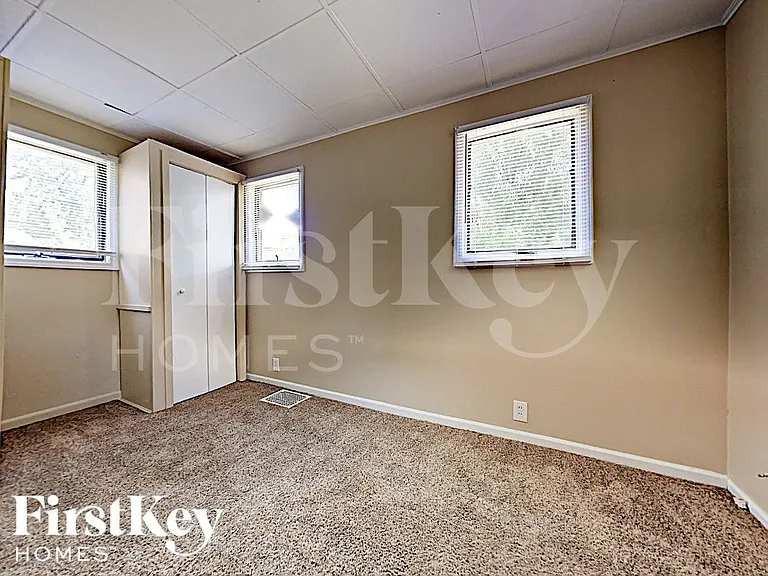 615 Clement St — Photo 8