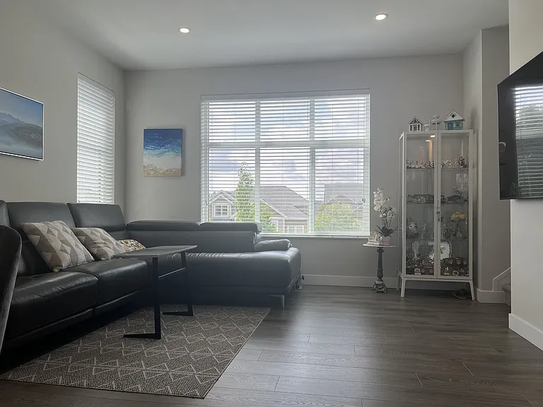 20261 72b Ave #5 — Photo 4
