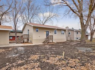 301 18th Ave NE, Waseca, MN 56093