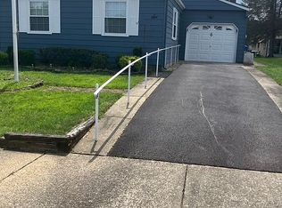 6 Virgin Islands Dr, Toms River, NJ 08757