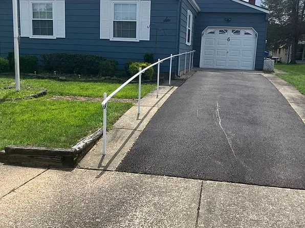 6 Virgin Islands Dr, Toms River, NJ 08757