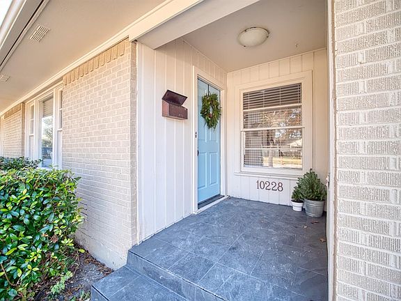 2nd image of 10228 Lynford Dr