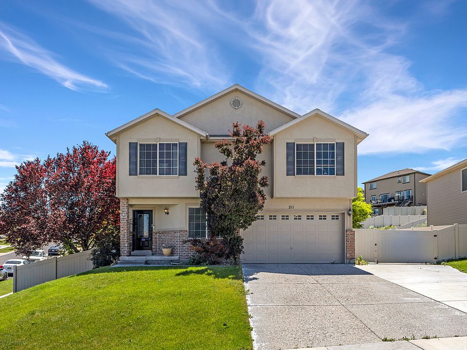 1st image of 211 W Kestrel Dr