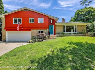 1755 Briarwood Dr, Lansing, MI 48917