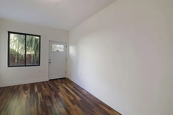 Rented by Nooklyn NYC LLC | media 25