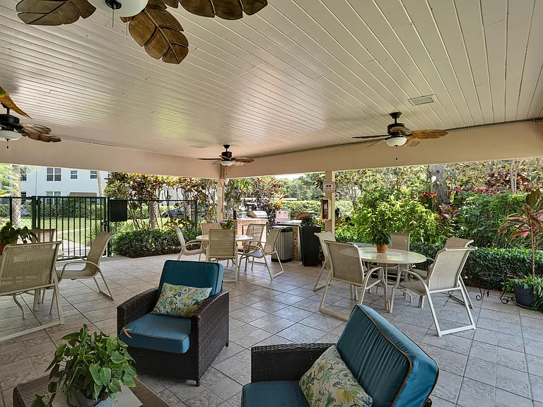 4015 W Palm Aire Dr #704 — Photo 26