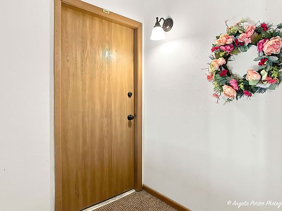 3rd image of 1358 Stratford Dr #13-C-2