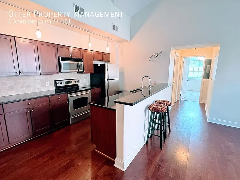 1 Academy Cir #101 — Photo 6