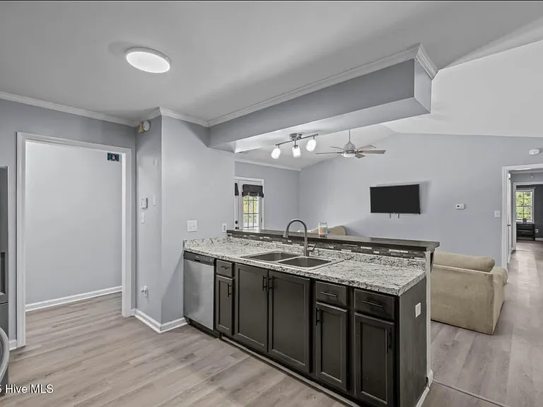 139 Charlton Rd — Photo 9