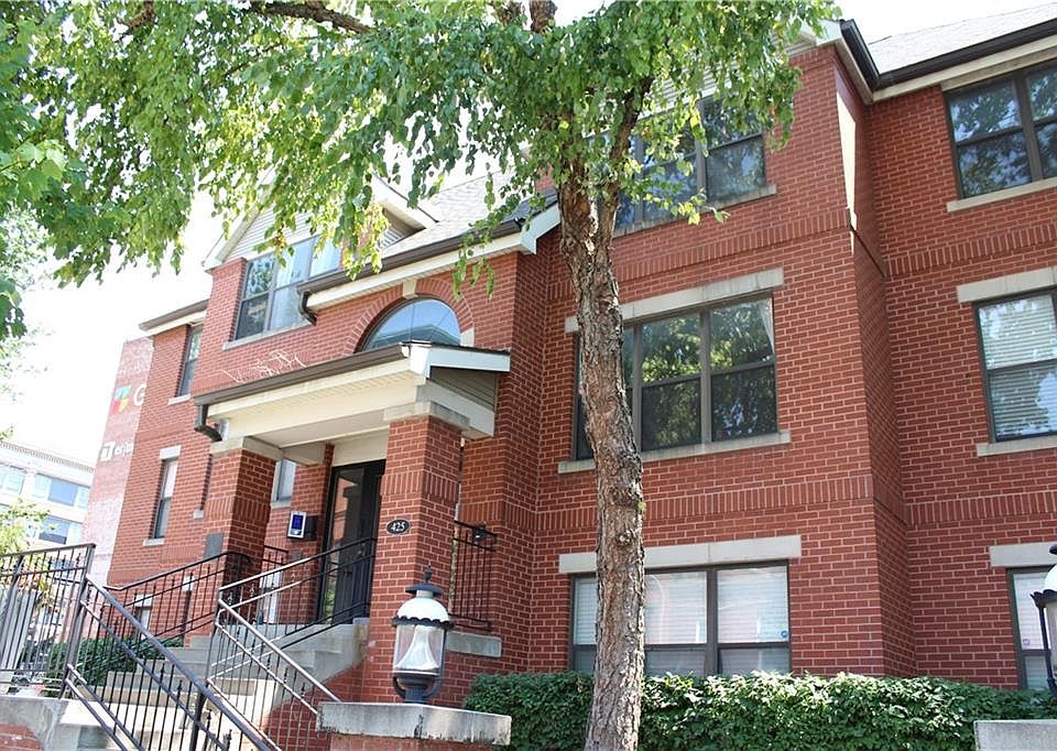 1st image of 425 W 9th St APT 104