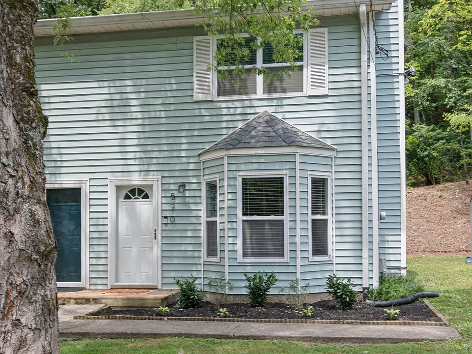 570 Holt Valley Rd
