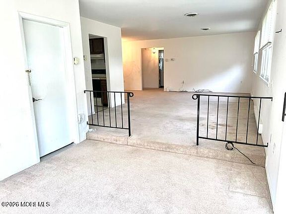 5th image of 14 Berry Hill Road #72