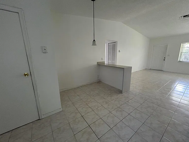 6140 SW 41st Ct — Photo 16