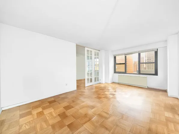 220 East 57th Street image 7 of 18