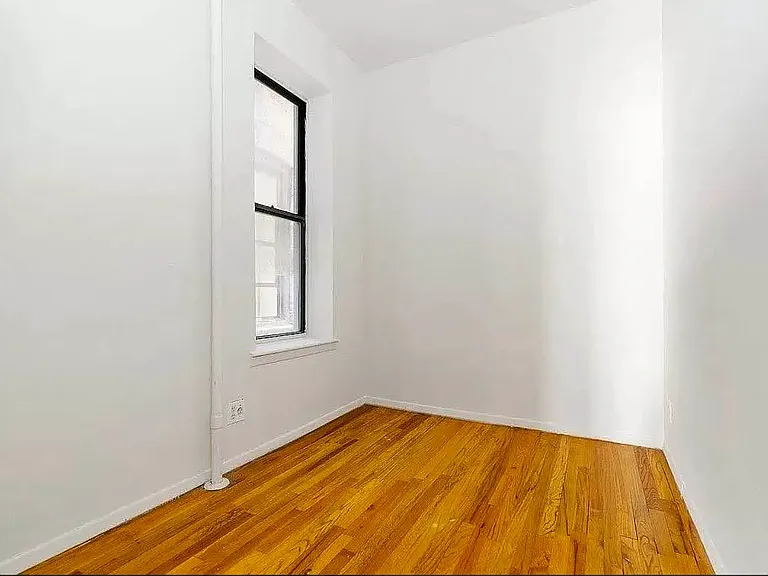 221 E 85th St #20 — Photo 9