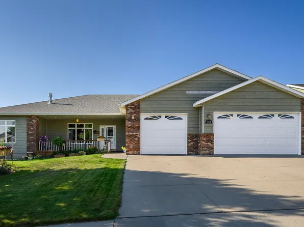 2813 Sleepy Hollow Loop, Bismarck, ND 58501
