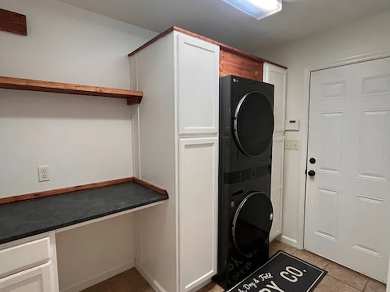 4077 Huntley Dr — Photo 18