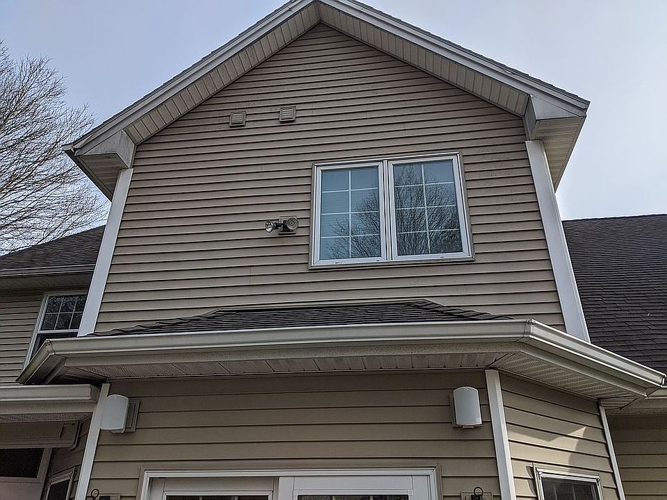 1st image of 12 Sweetbriar Dr