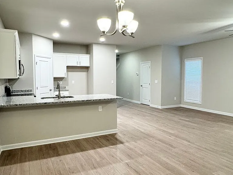 1201 McCoy St — Photo 7