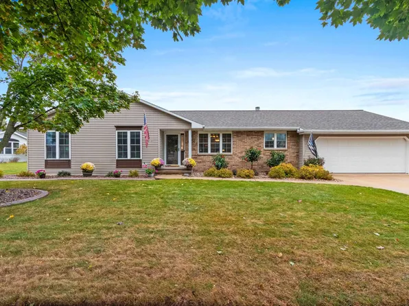 1276 S 9th St, De Pere, WI 54115